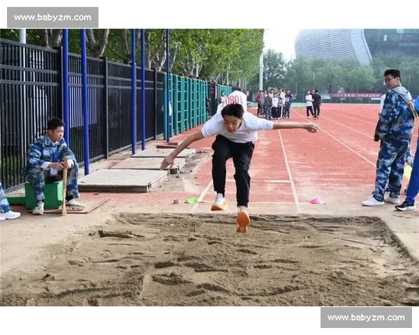 举重比赛中的力与美:挑战极限与突破自我展现中国体育精神 举重比赛中的力与美:挑战极限与突破自我展现中国体育精神