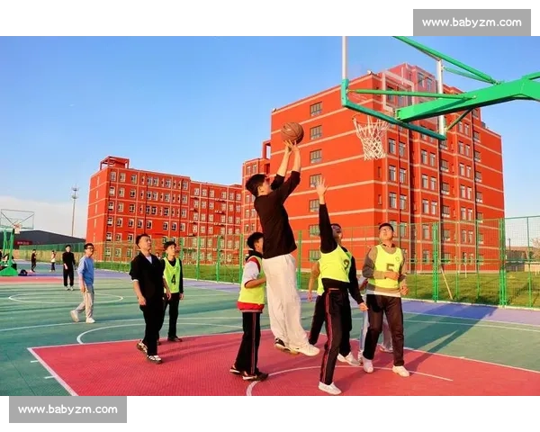 在呐喊与汗水交织中记一场逆转取胜的篮球赛展现青春团队精神 在呐喊与汗水交织中记一场逆转取胜的篮球赛展现青春团队精神