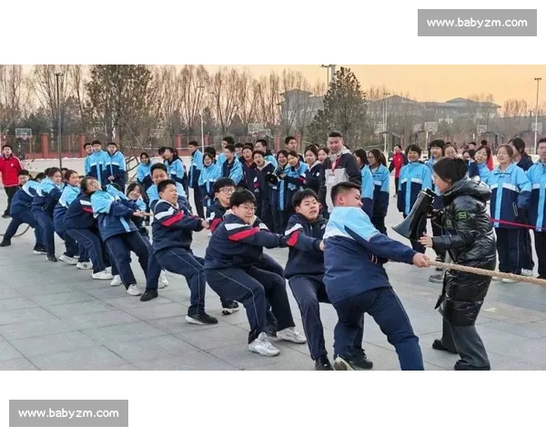 一次难忘的校园拔河比赛让我们懂得团结力量大的故事在成长中收获欢乐
